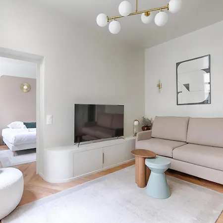 Apartment De Charme 1br Condorcet Saint-georges