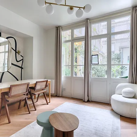 Apartment De Charme 1br Condorcet Saint-georges