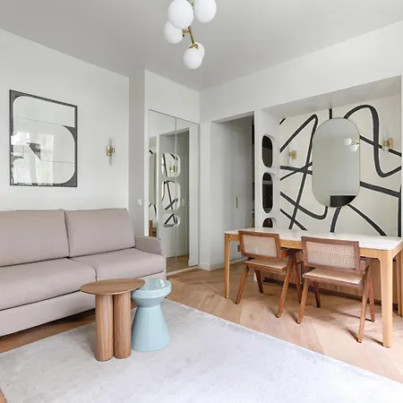De Charme 1br Condorcet Saint-georges Parigi