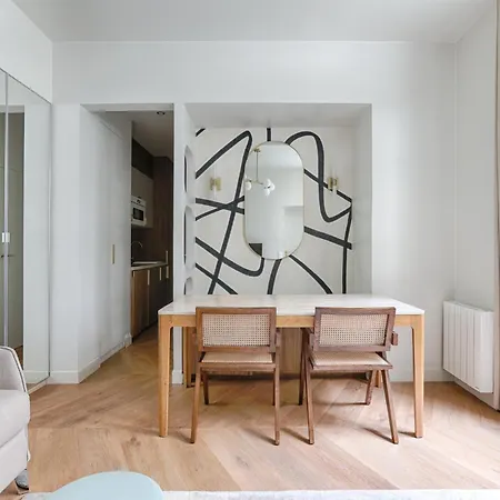 Apartment De Charme 1br Condorcet Saint-georges